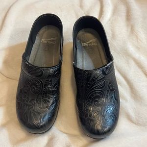 Black Floral Tooled Dansko shoes